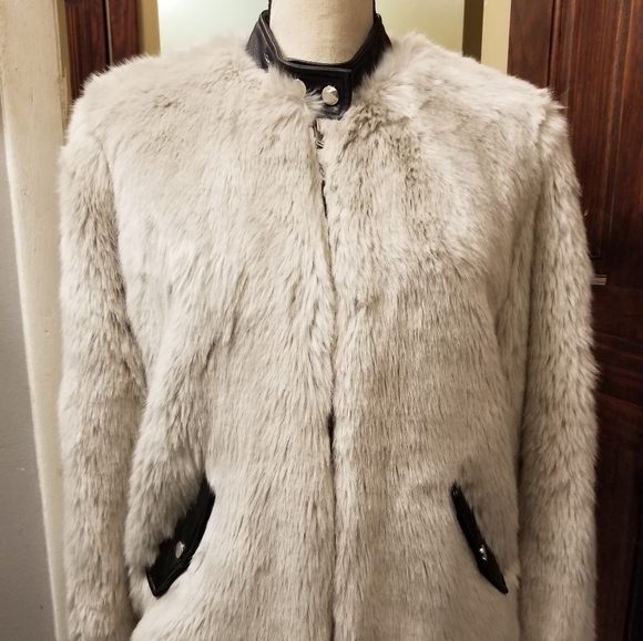 Zara Jackets & Blazers - Zara Faux Fur Jacket with Leather Details